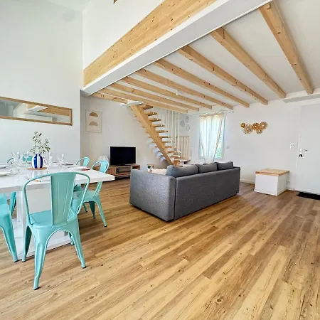 Feriehus 4 Bedroom Townhouse Léognan