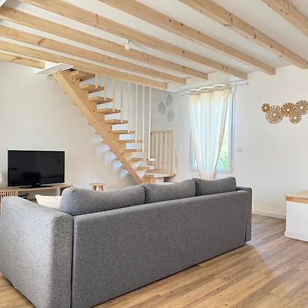 4 Bedroom Townhouse *