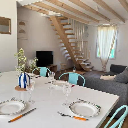 4 Bedroom Townhouse *