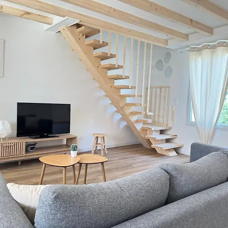 4 Bedroom Townhouse *