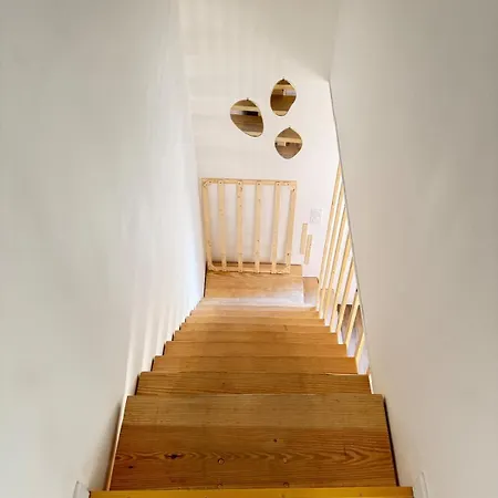 Feriehus 4 Bedroom Townhouse Léognan