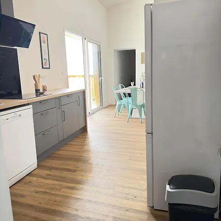 4 Bedroom Townhouse Léognan